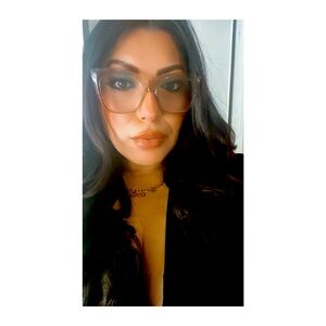 Meet your Posher, Marcela